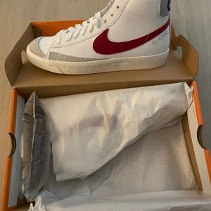 NIKE White Blazer Mid '77 Vintage Sneakers